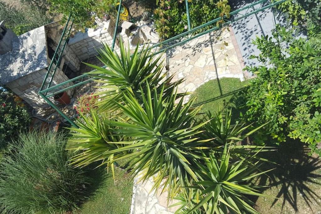 Three Bedroom Apartment Between Trogir And Split Kastela Bagian luar foto