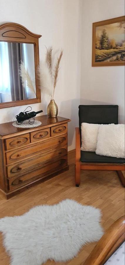 Three Bedroom Apartment Between Trogir And Split Kastela Bagian luar foto