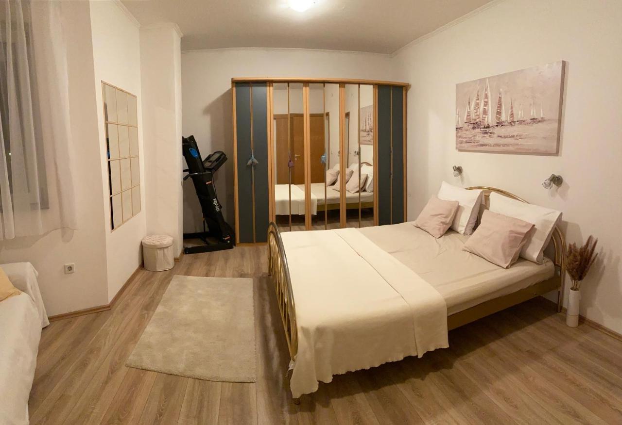 Three Bedroom Apartment Between Trogir And Split Kastela Bagian luar foto