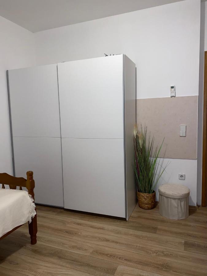 Three Bedroom Apartment Between Trogir And Split Kastela Bagian luar foto